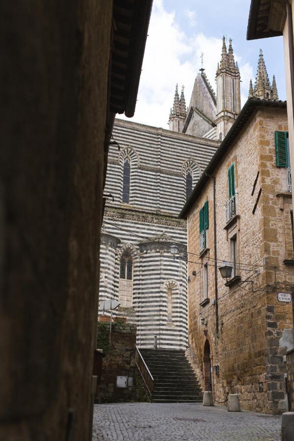 Ad Un Passo Dal Duomo Apartment Orvieto Bagian luar foto
